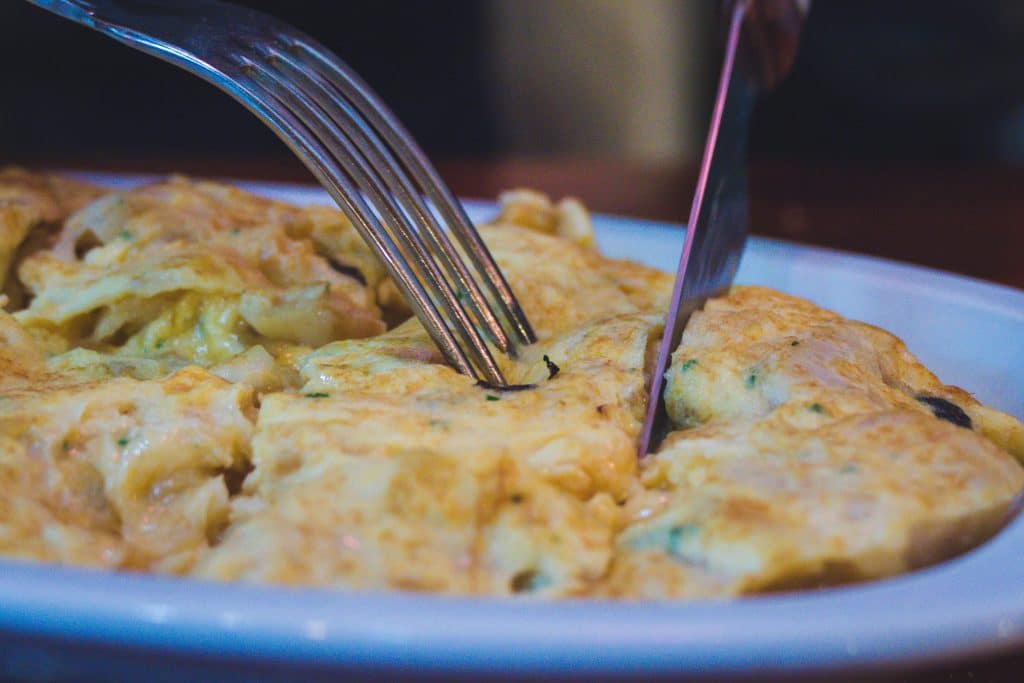 Omelette-a-la-morue-Bacalado-Tortilla-sagardotegia-pays-basque