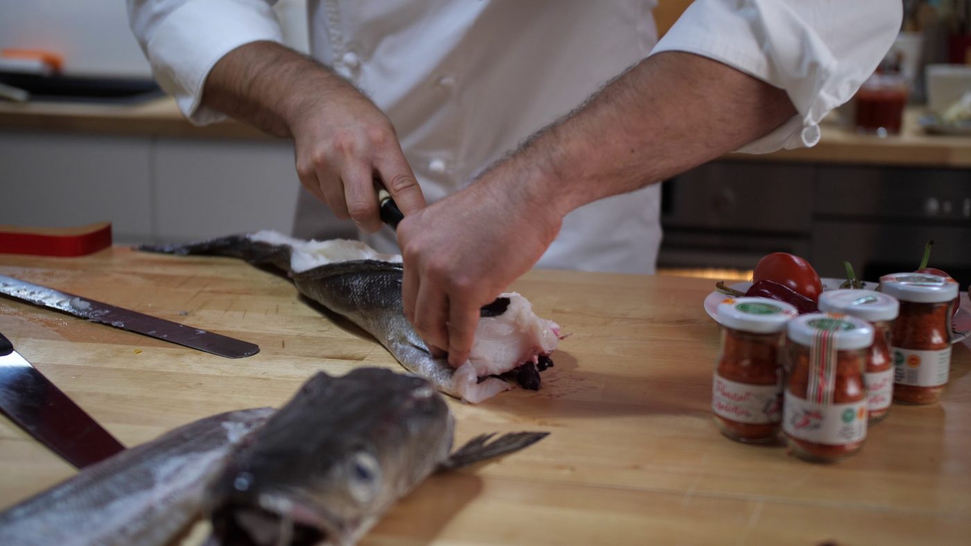 Le Merlu à L'espagnole, La Recette De Sébastien Zozaya - Paysbasque.net